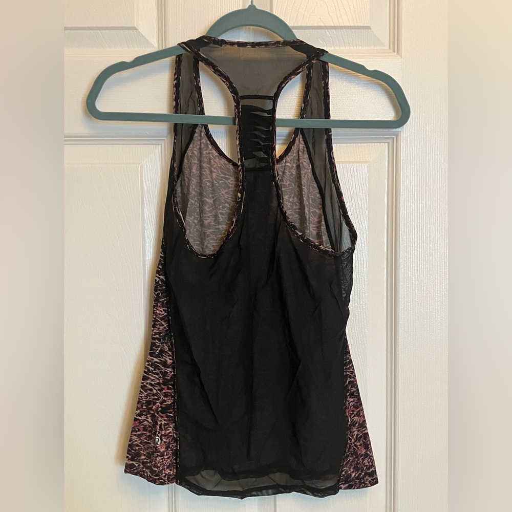 Lululemon Sunshine Salutation Tank Top - size 6 - Picture 3 of 8